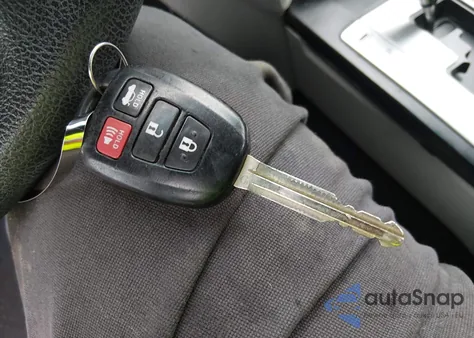 2014 Toyota Camry Le z USA, uszkodzony, nr VIN 4T1BF1FK7EU842156